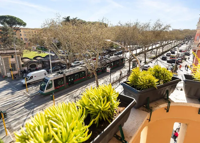 Cozy Gianicolense 3bdr Рим